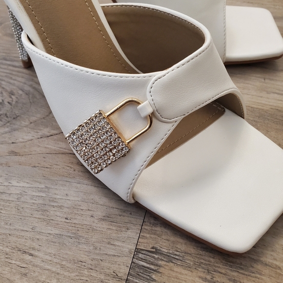 Lemonade White Open toe Rhinestone lock heel - Picture 4 of 5